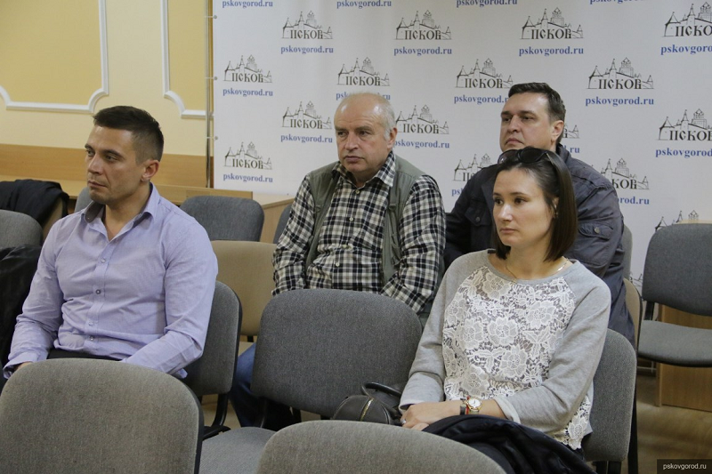 В Пскове прошли публичные слушания по земельным вопросам