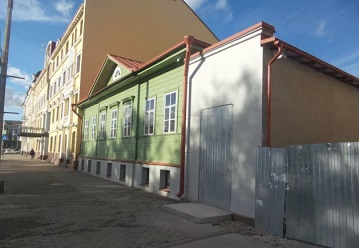 Здание бывшей «Чебуречной» на Октябрьском проспекте в Пскове сдается в аренду