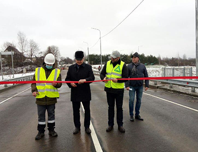 Рабочее движение запустили на мосту через реку Шелонь в Дедовичском районе 